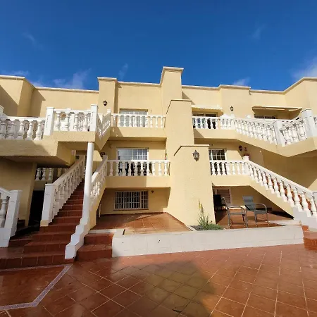 Caleta Апартаменты *