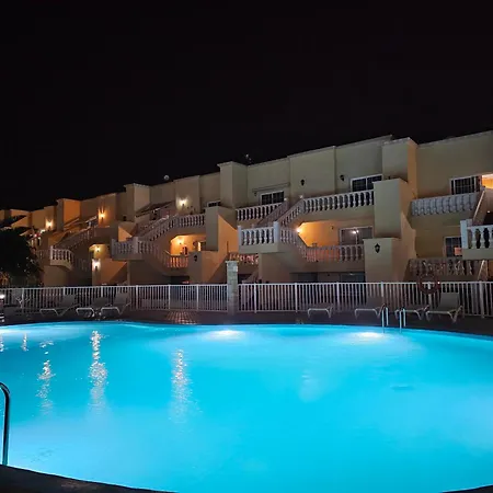 Апартаменты Caleta *